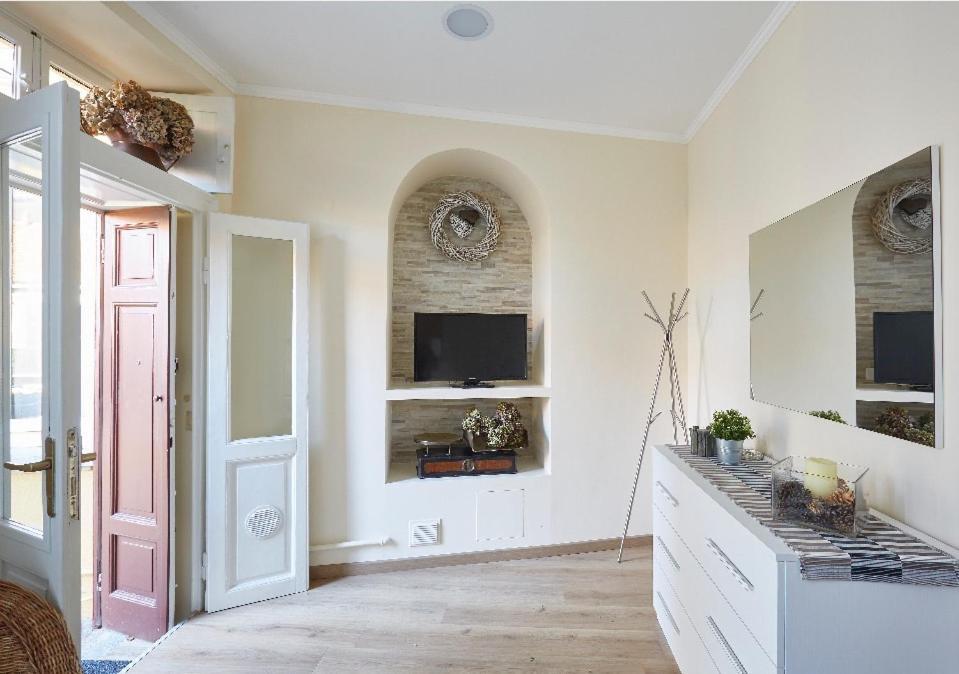 Beautiful Bohemian Apartment In Center Conditioned Air Como Exterior photo